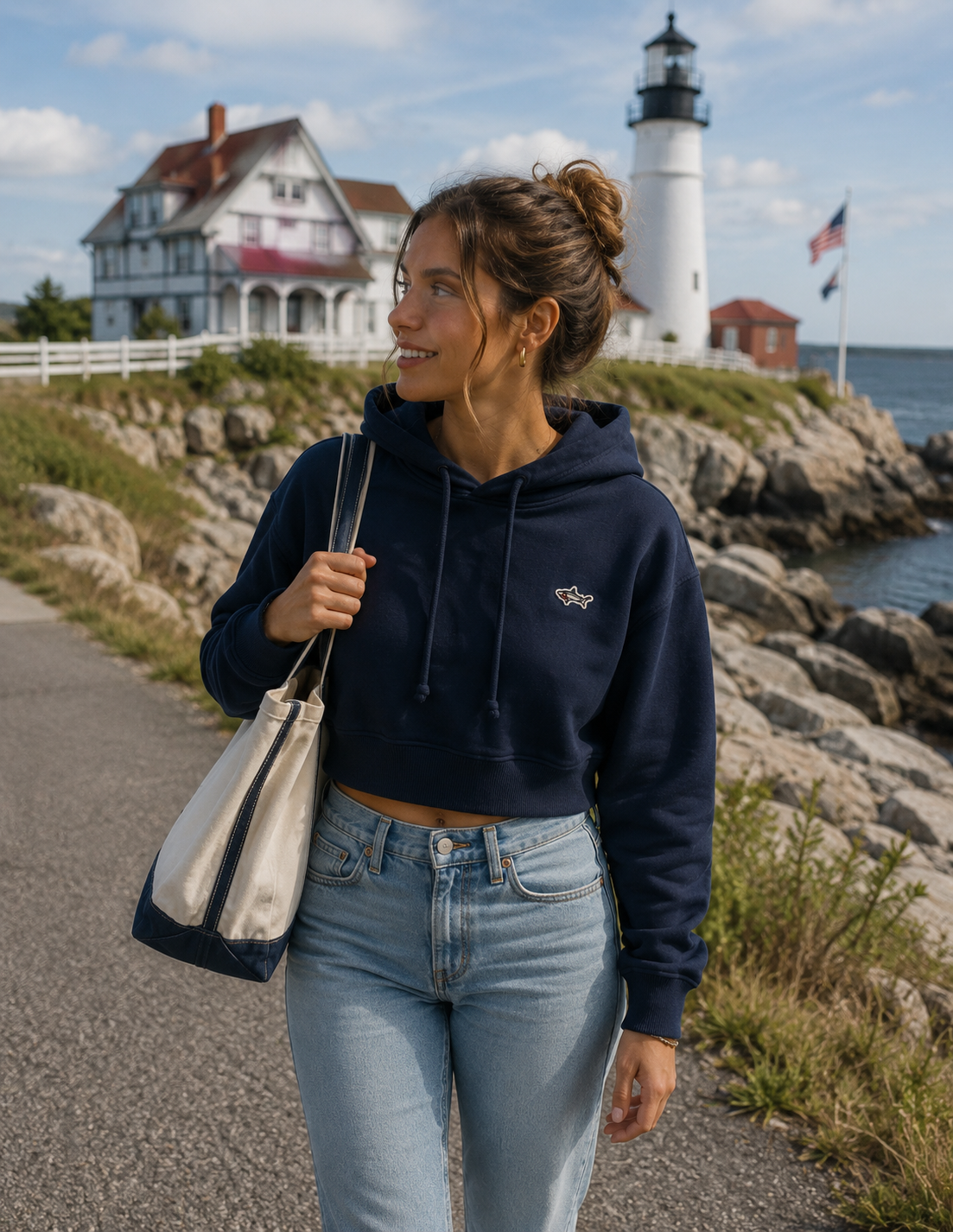 SHARK Women’s Cropped Hoodie